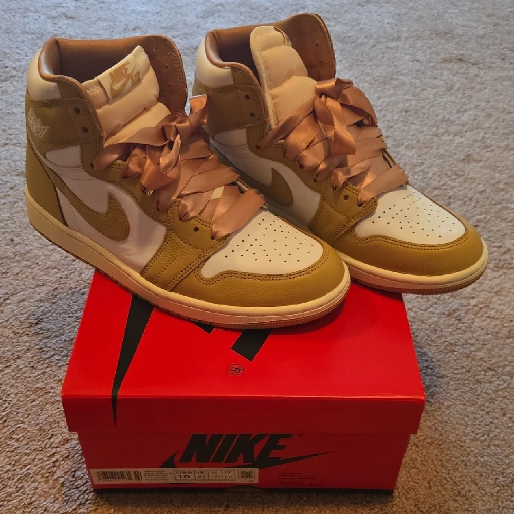 Air Jordan 1 Mid Wheat & White Sneaker